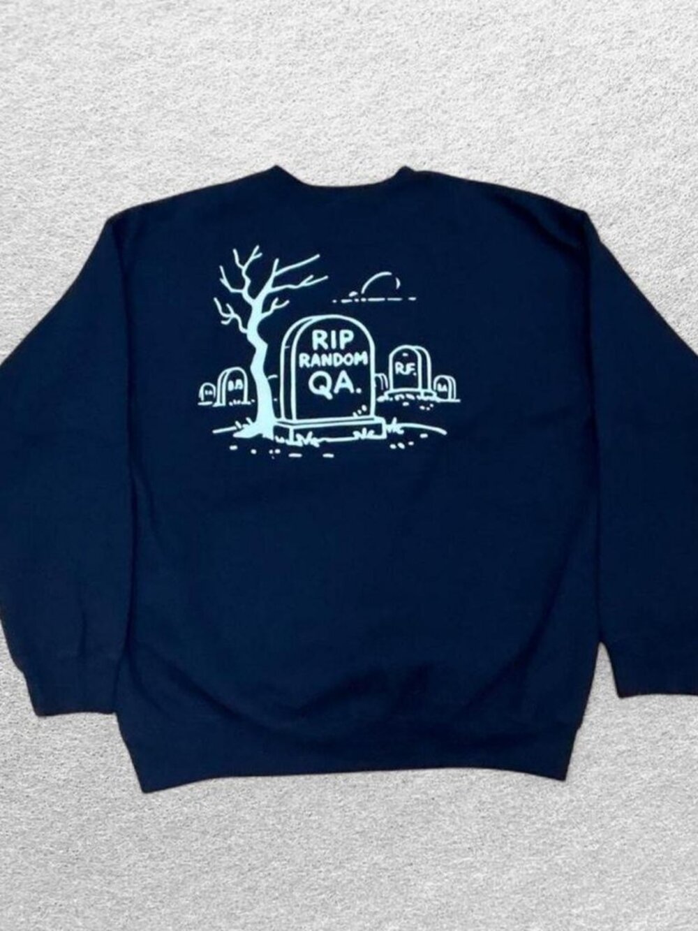 Gildan Cemetery RIP Graveyard Halloween Crewneck Sweatshirt Navy Men's Large